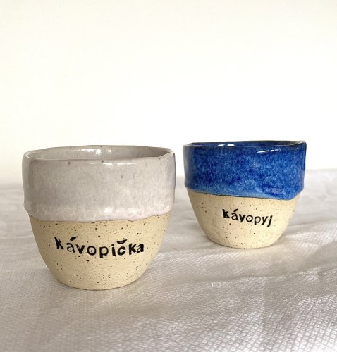 Set kalíšků KÁVOPYJ a KÁVOPIČKA - Barva: Tmavá růžová + modrá