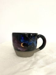 Hrnek s noční oblohou zlatá lungo