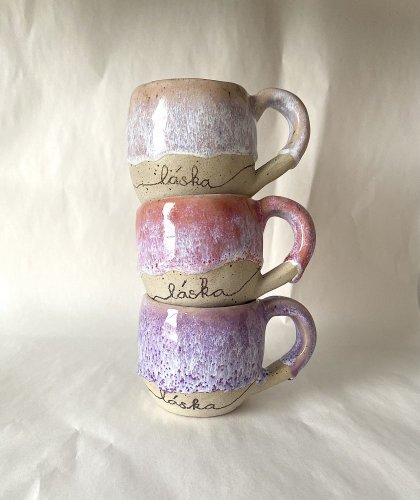 lungo růžový hrnek LÁSKA - různé barvy