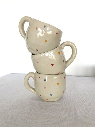 Hrnek SRDÍČKA barevná - různé velikosti - Velikost: espresso cca 100 ml