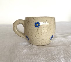 Hrnek KVÍTKY modré