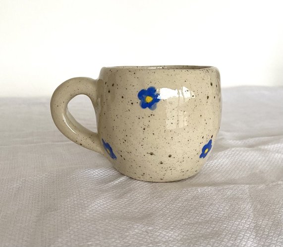 Hrnek KVÍTKY modré